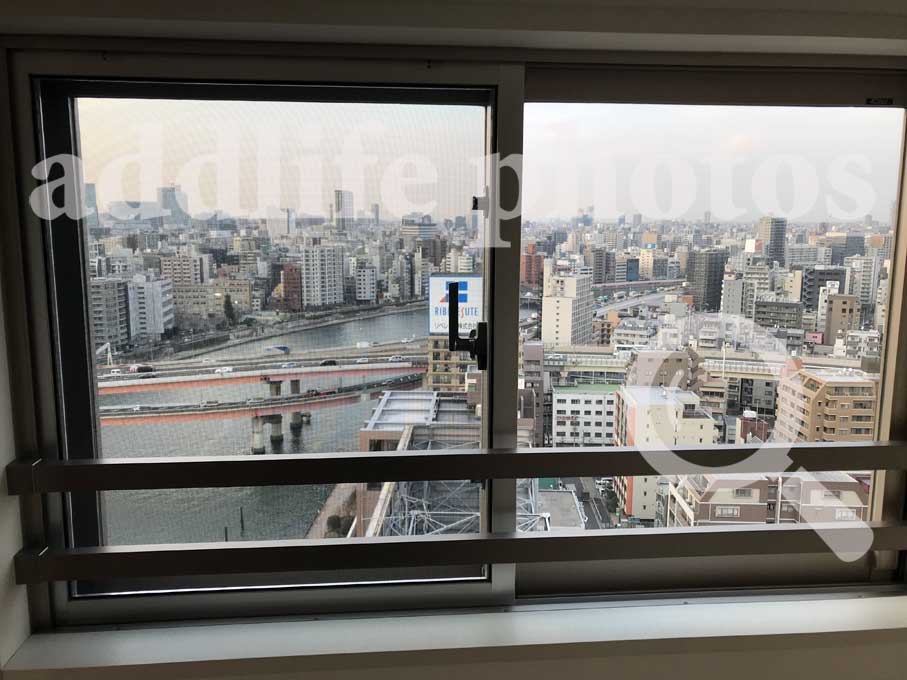 東京アインスリバーサイドタワー腰高窓の不二プリーツ交換専用網戸